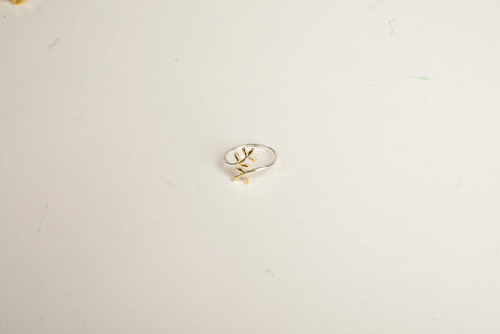 Gold Foliage Leaf Ring